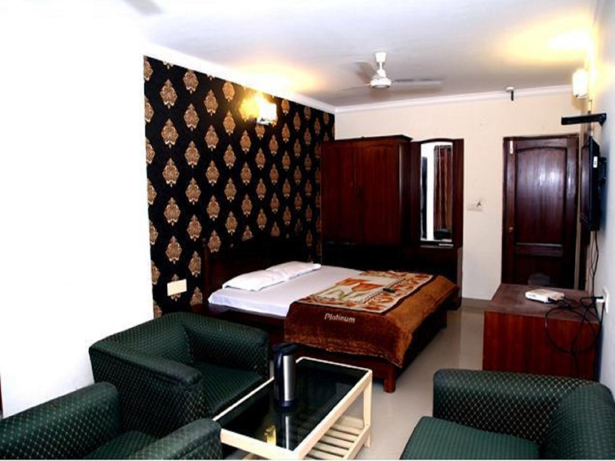Hotel Haryana Chandīgarh Exterior foto